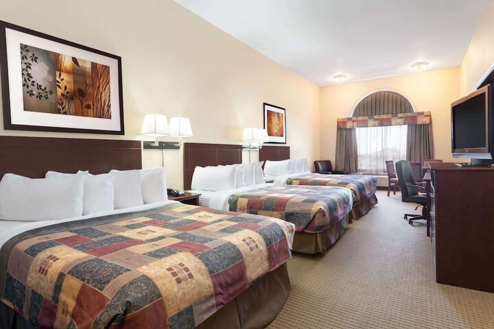 Ramada by Wyndham Weyburn