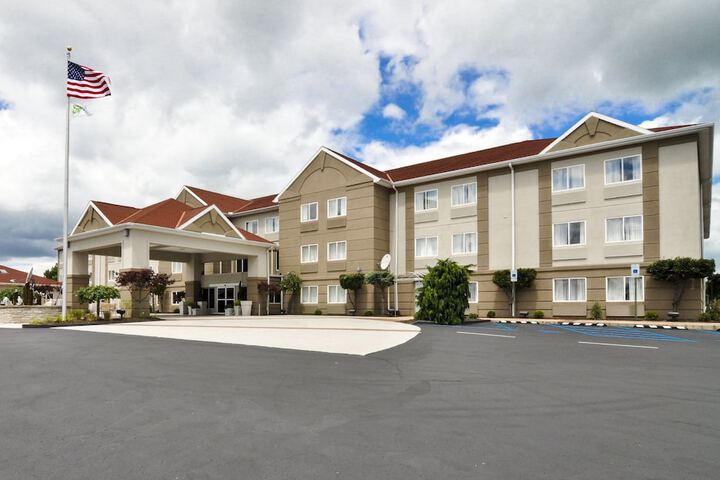 Hotel 2 of 126