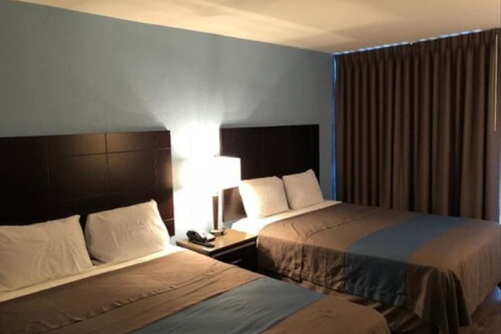 Room 13 of 27