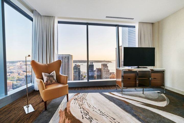 Room 20 of 142