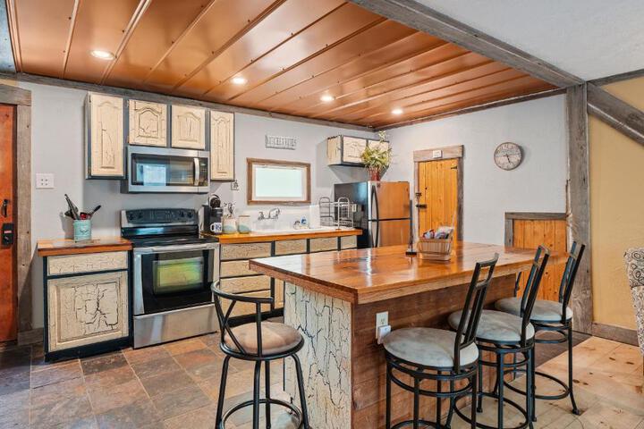 Chickahominy Riverside Guest Home by Williamsburg