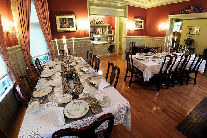 Dining 62 of 64