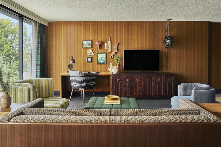 Room 24 of 28