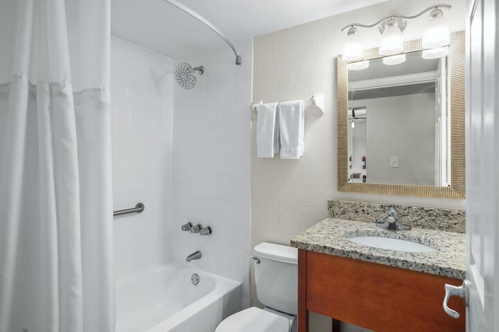 Room 25 of 46