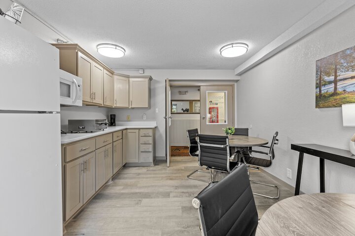 Nisswa Hotel and Suites