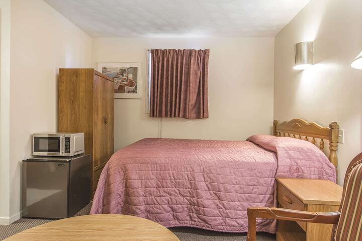 Room 10 of 48