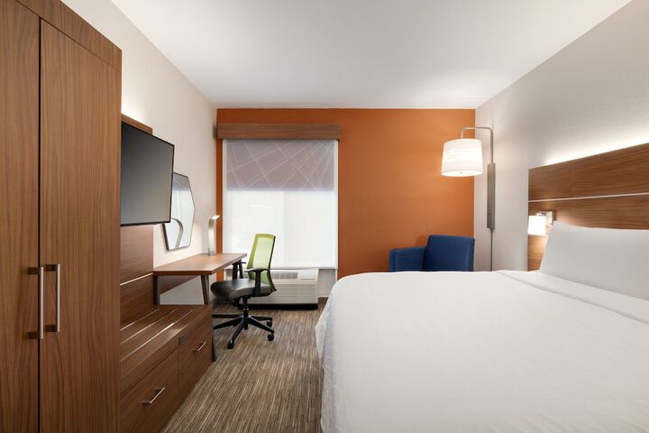 Room 28 of 81