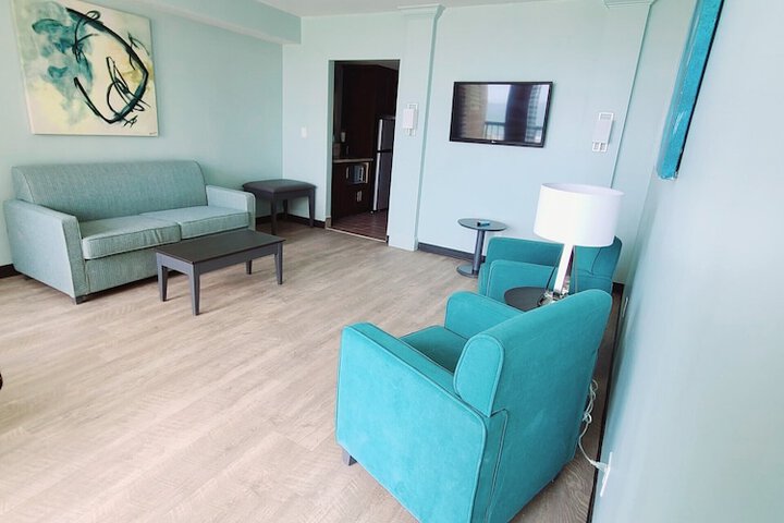 Room 5 of 16