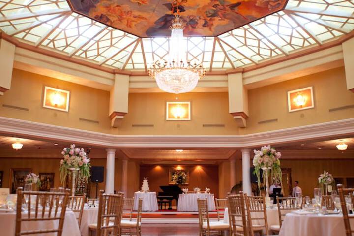 Ballroom/Hall 103 of 109