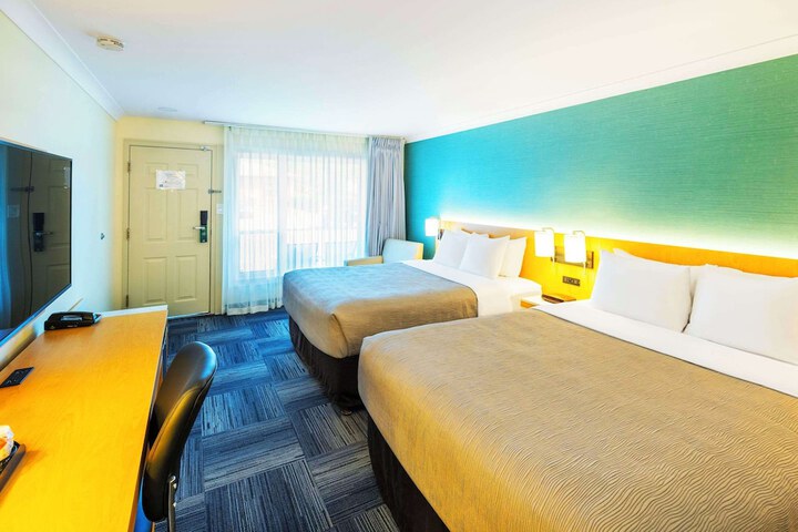 Quality Inn & Suites Garden of the Gulf