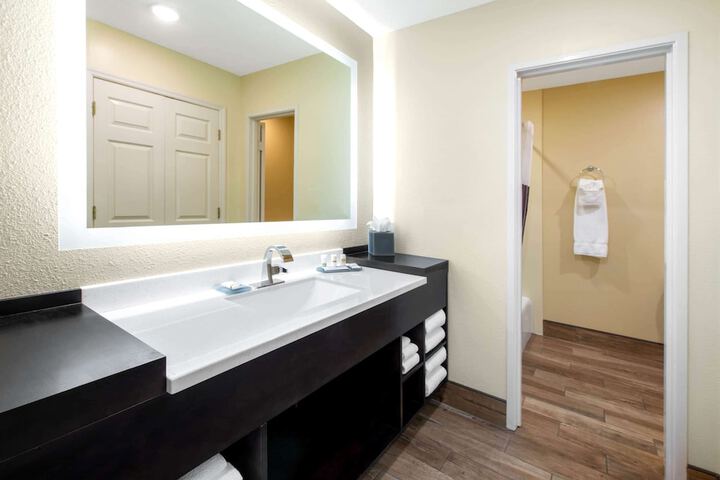 Room 8 of 35