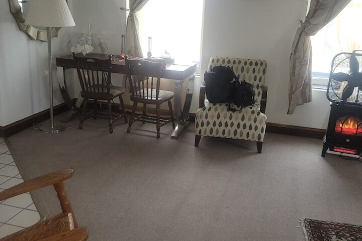 Room 10 of 16