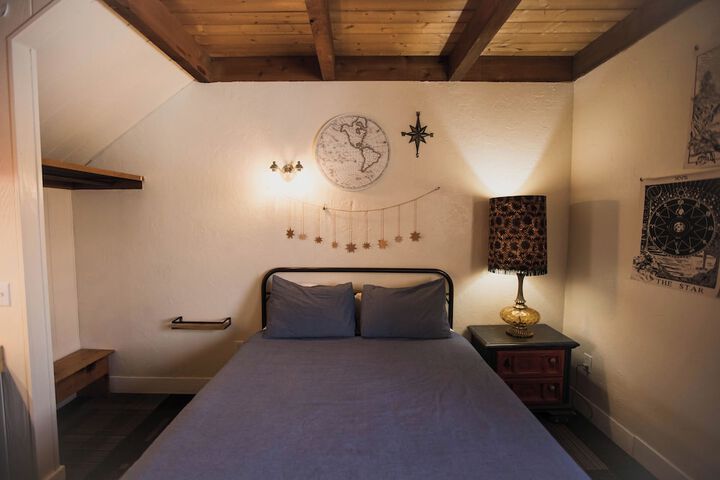 Room 100 of 157