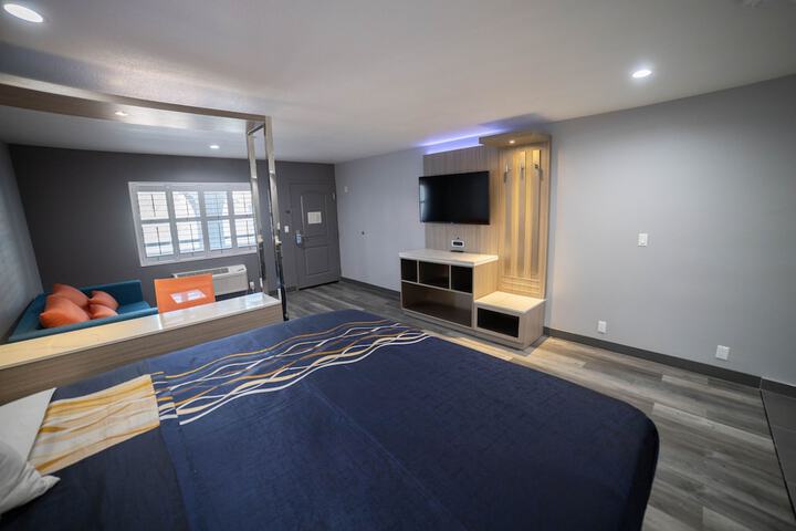 Room 12 of 73