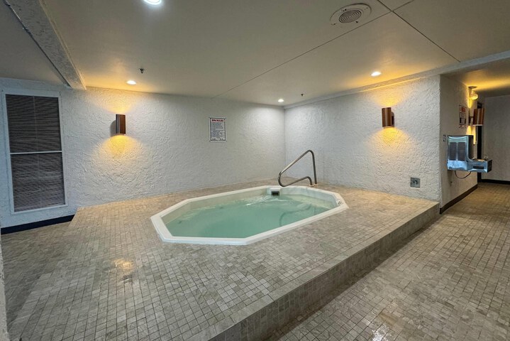 Chateau Hotel and Conference Center