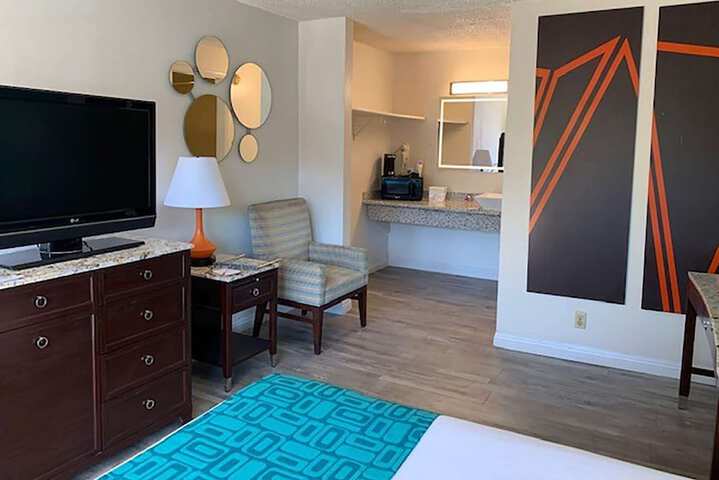 Room 7 of 14