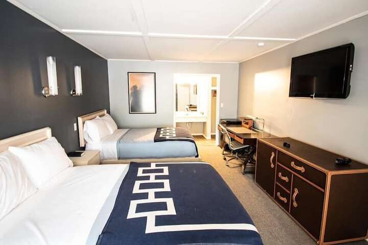 Room 11 of 15