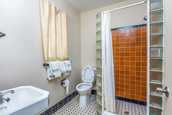 Parkway Inn