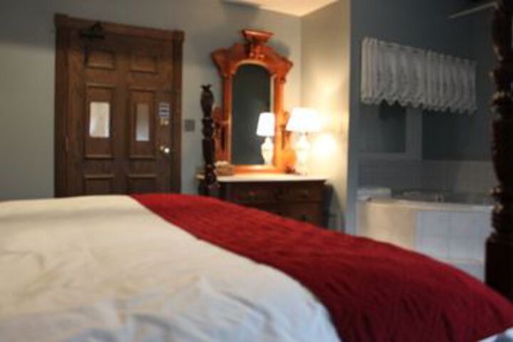 Historic Calumet Inn