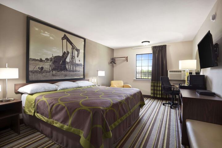 Room 9 of 19