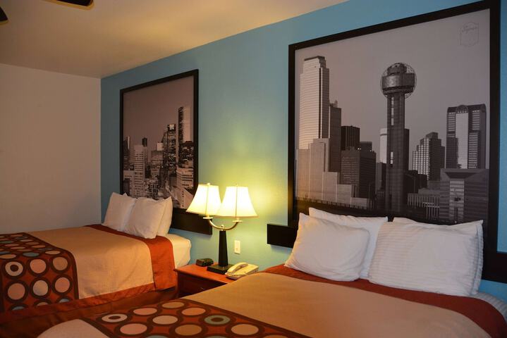 Super 8 by Wyndham Austin / Airport South