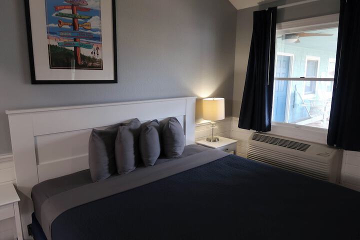 Room 37 of 65