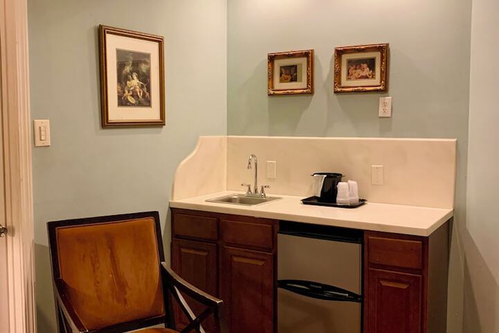 Room 44 of 100