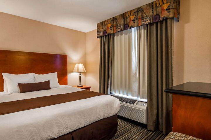 Room 10 of 27