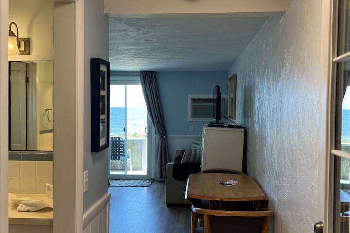 Room 42 of 230