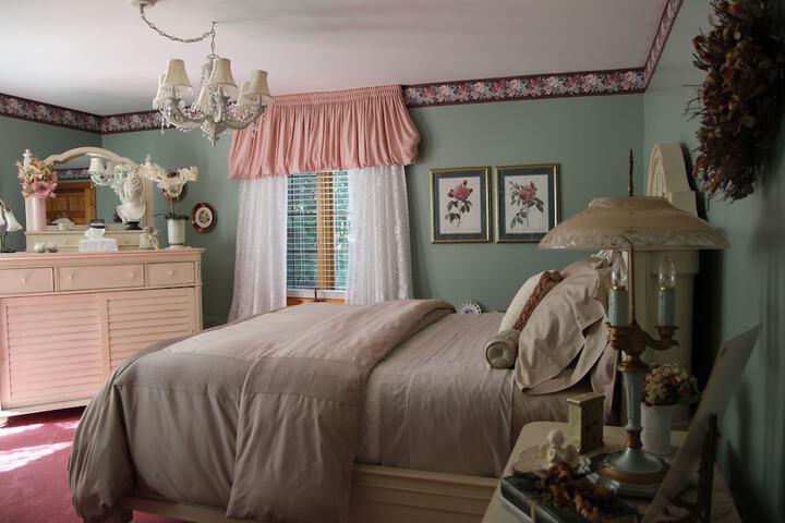 Room 27 of 54