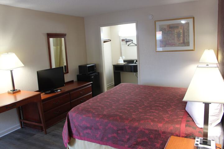 Room 7 of 25