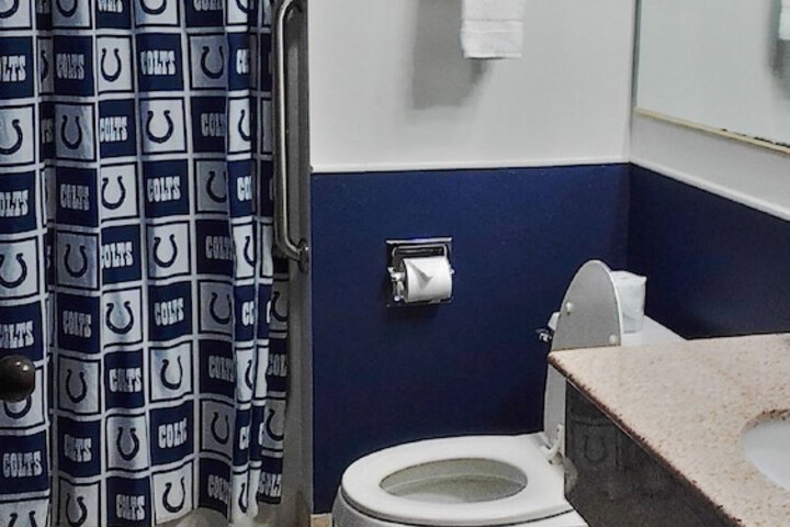 Room 64 of 82