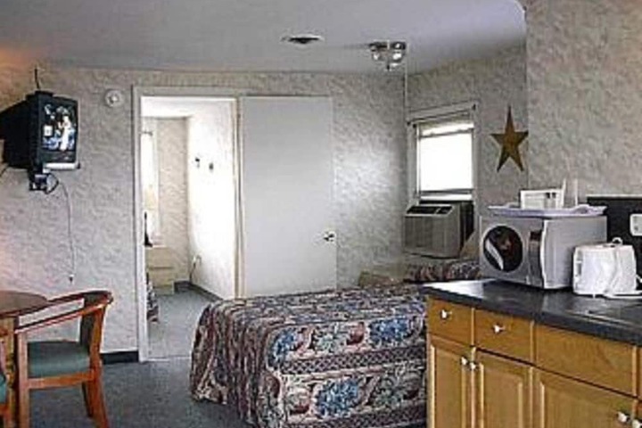 Room 20 of 25