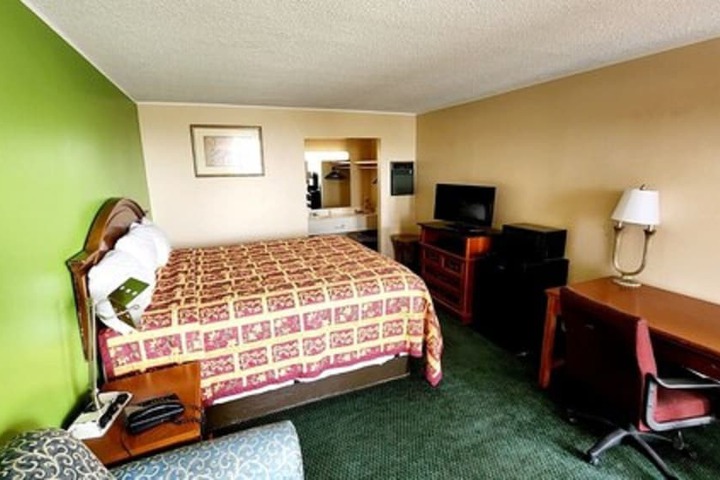 Room 8 of 13