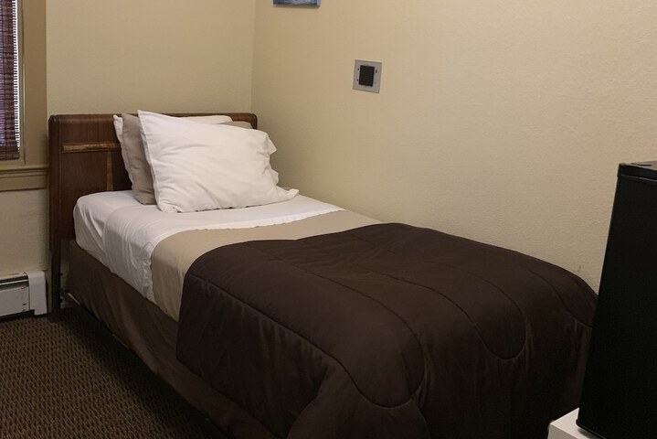 Room 57 of 94