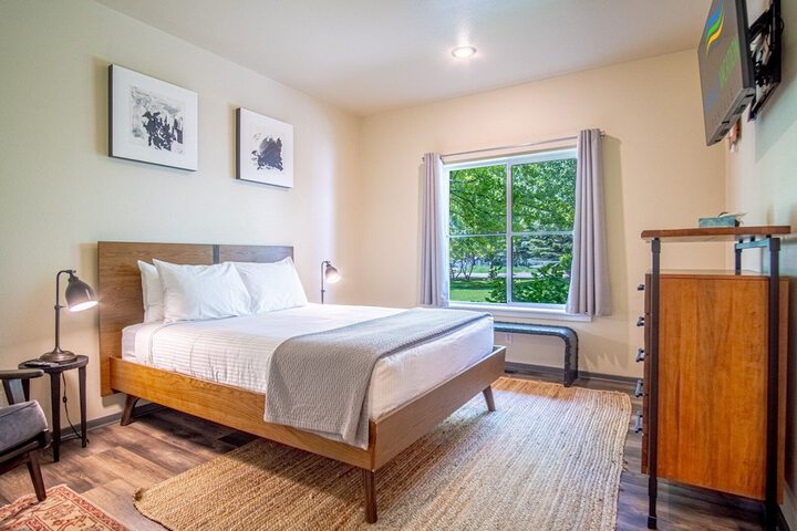 Della View 2BR Condo - in the Heart of Historic Downtown Hailey!