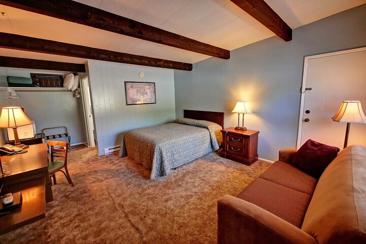 Room 6 of 33