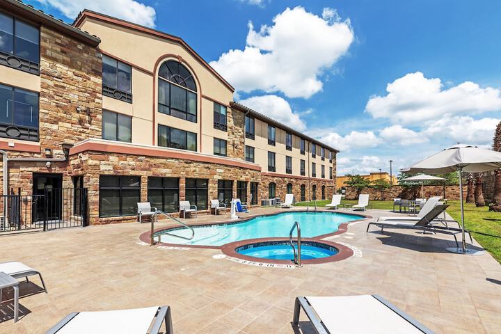 Holiday Inn Express & Suites Austin NW - Lakeway by IHG