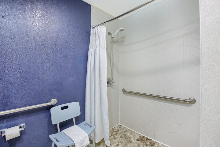 Room 13 of 47