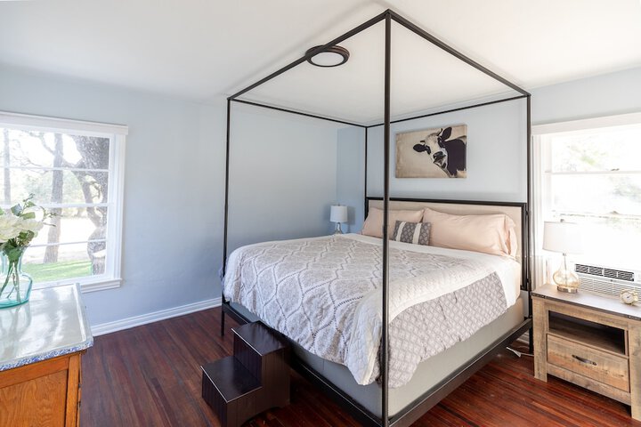 Room 27 of 70