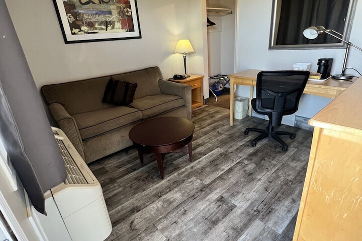 Room 38 of 59