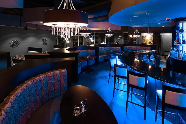 Lounge 91 of 103