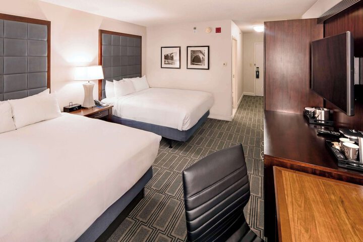 Room 43 of 152