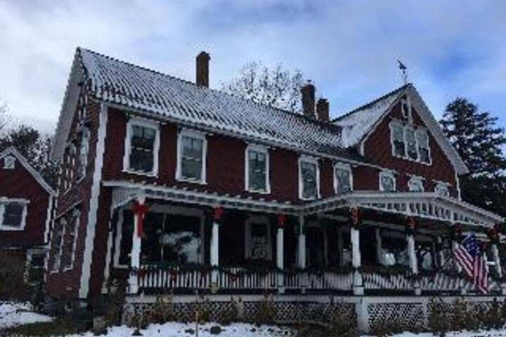 The Lake House at Ferry Point