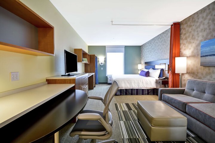 Room 28 of 39