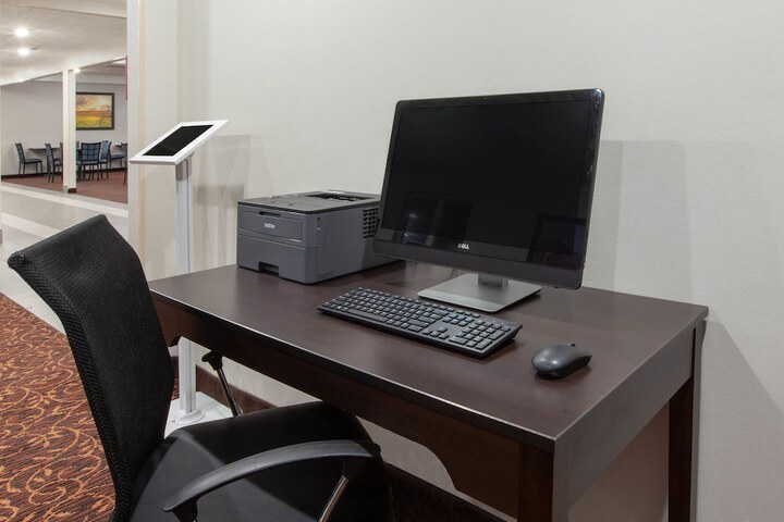 Business Center 15 of 15