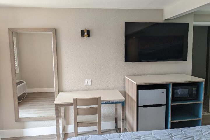 Room 21 of 103