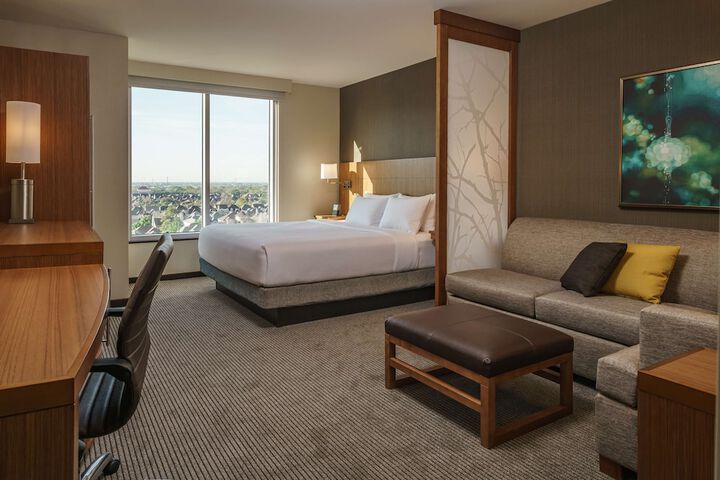 Room 17 of 35