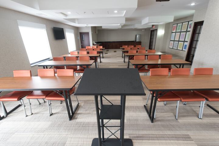 Holiday Inn Express Hotel & Suites in North East (Erie) by IHG
