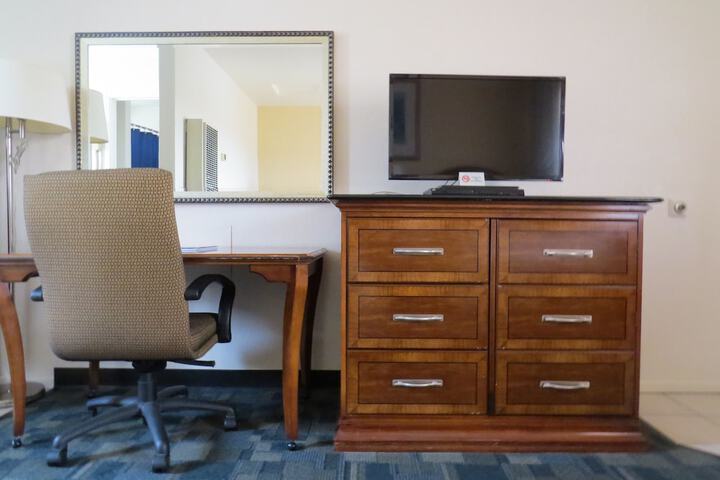 Room 8 of 13